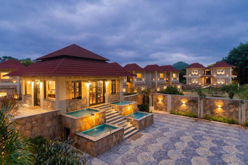 Sarasiruham Resort Private Pool Villa image