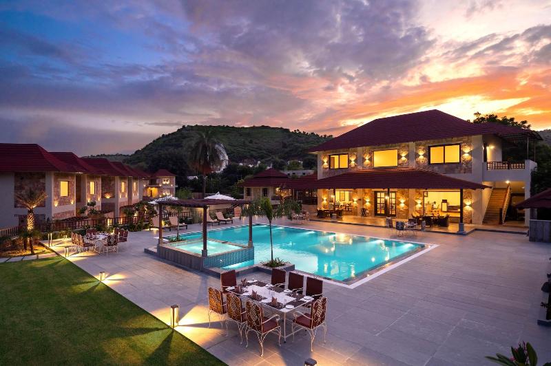 Sarasiruham Resort Private Pool Villa image