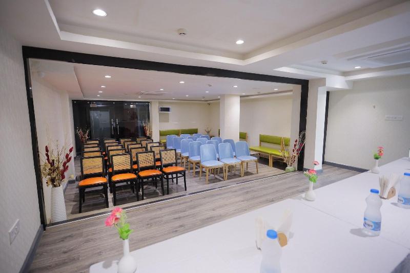 Avenue Hotel Ballygunge image