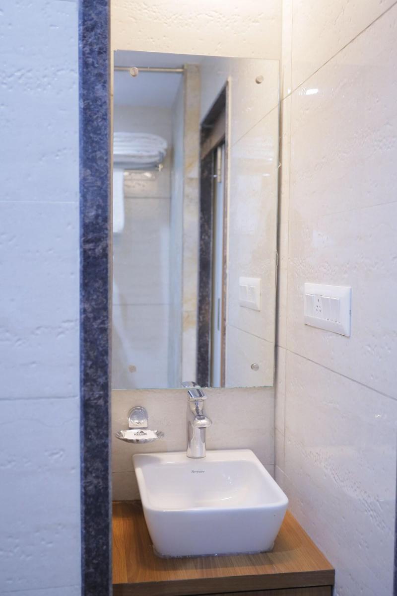 Avenue Hotel Ballygunge image