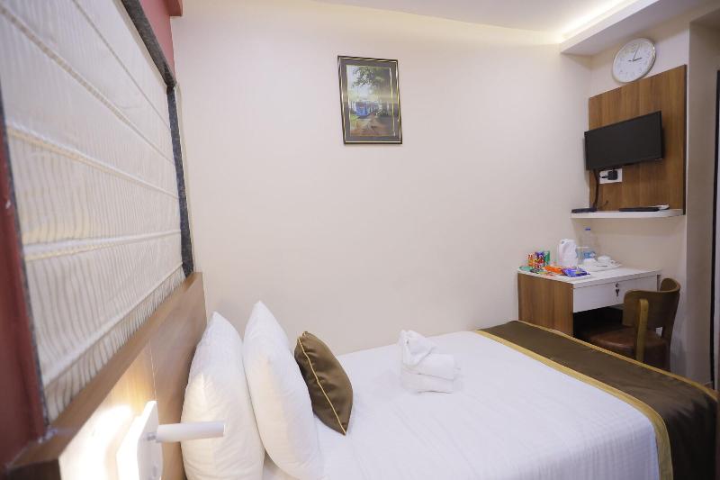 Avenue Hotel Ballygunge image