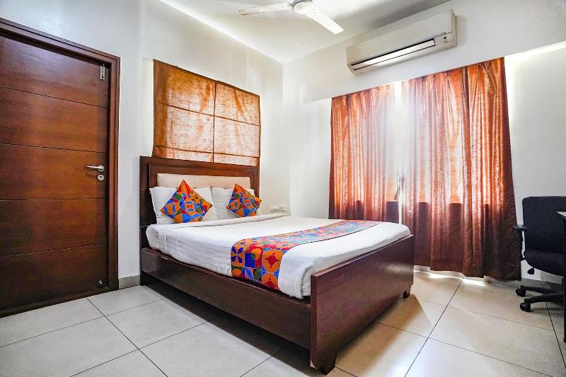 Fabhotel Home Tree Service Apartment image