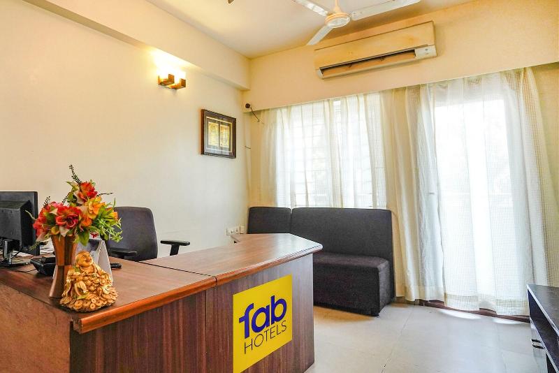 Fabhotel Home Tree Service Apartment image
