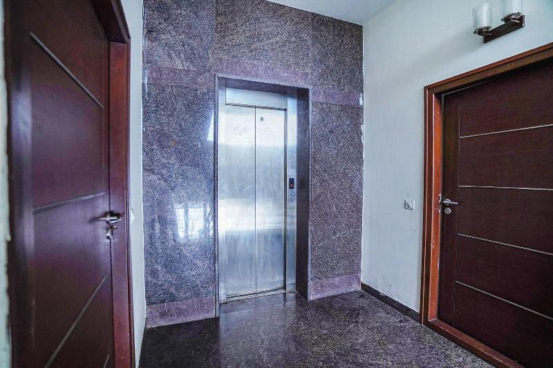 Fabhotel Home Tree Service Apartment image