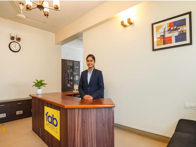 Fabhotel Home Tree Service Apartment image