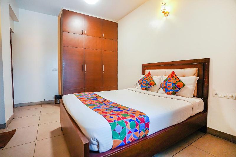 Fabhotel Home Tree Service Apartment image
