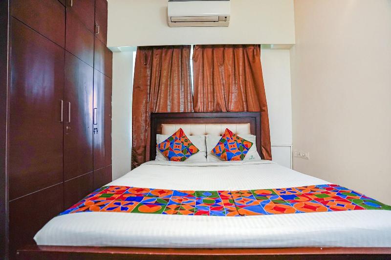 Fabhotel Home Tree Service Apartment image