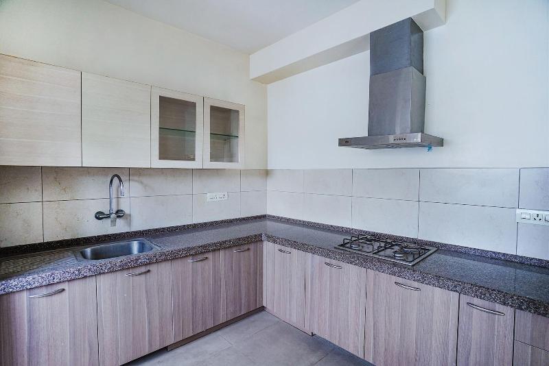 Fabhotel Home Tree Service Apartment image