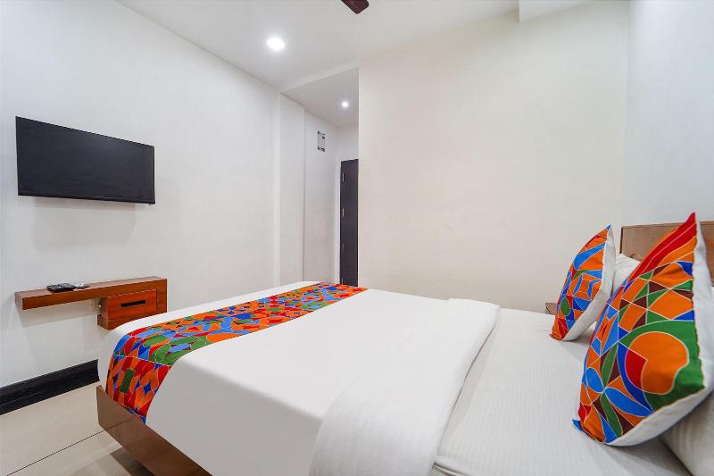 Fabhotel Stratford image