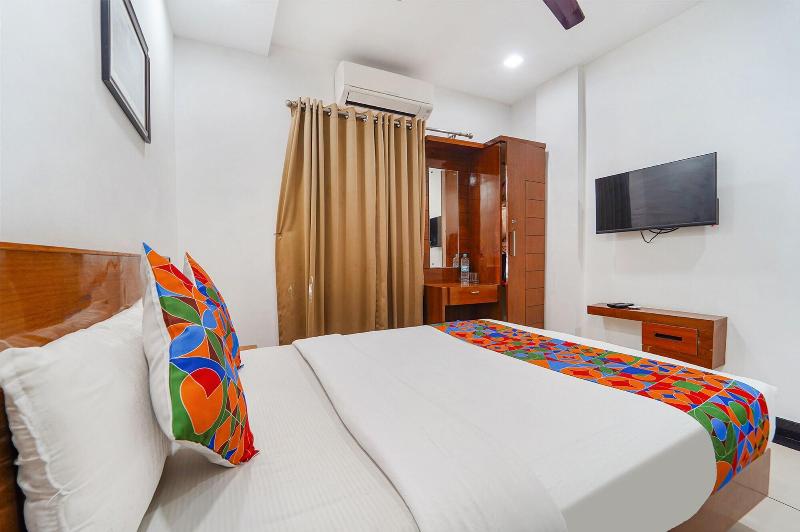Fabhotel Stratford image