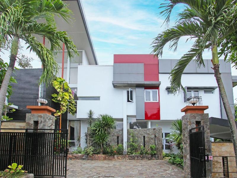 Capital O 91665 D Prof Exclusive Guesthouse