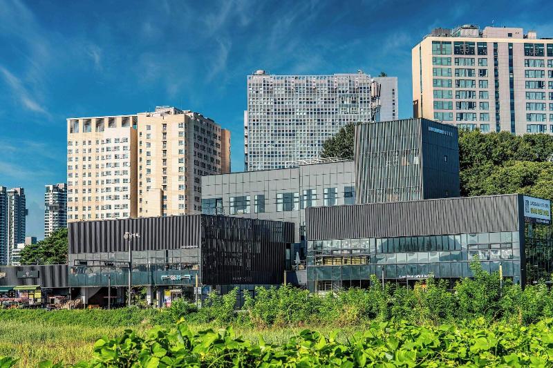 Lagobaum Hotel image
