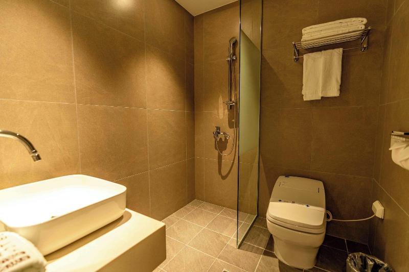 Lagobaum Hotel image
