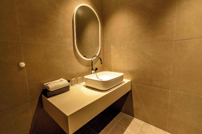 Lagobaum Hotel image
