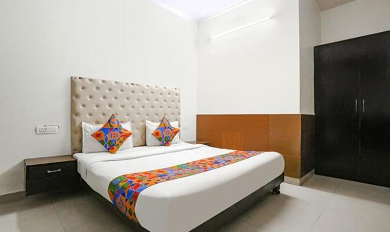 Fabhotel The Lazeez image