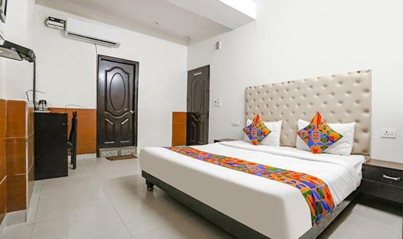 Fabhotel The Lazeez image