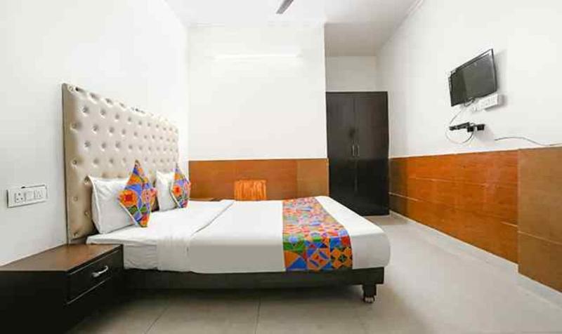 Fabhotel The Lazeez image