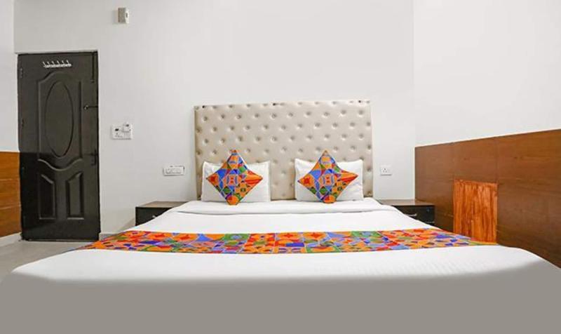 Fabhotel The Lazeez image