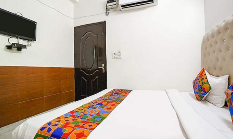 Fabhotel The Lazeez image