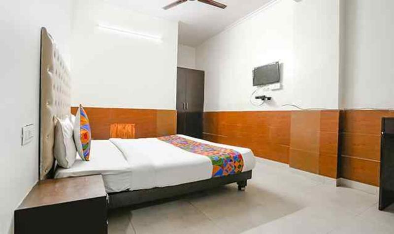 Fabhotel The Lazeez image