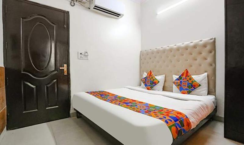 Fabhotel The Lazeez image