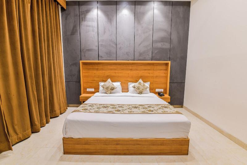 The Grand Siddharth Hotel image