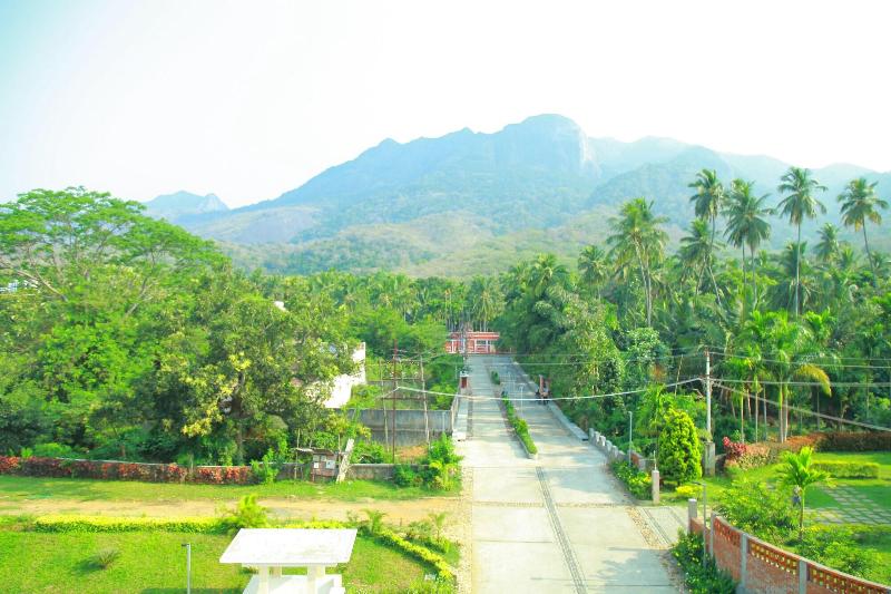 5 Falls Resort
