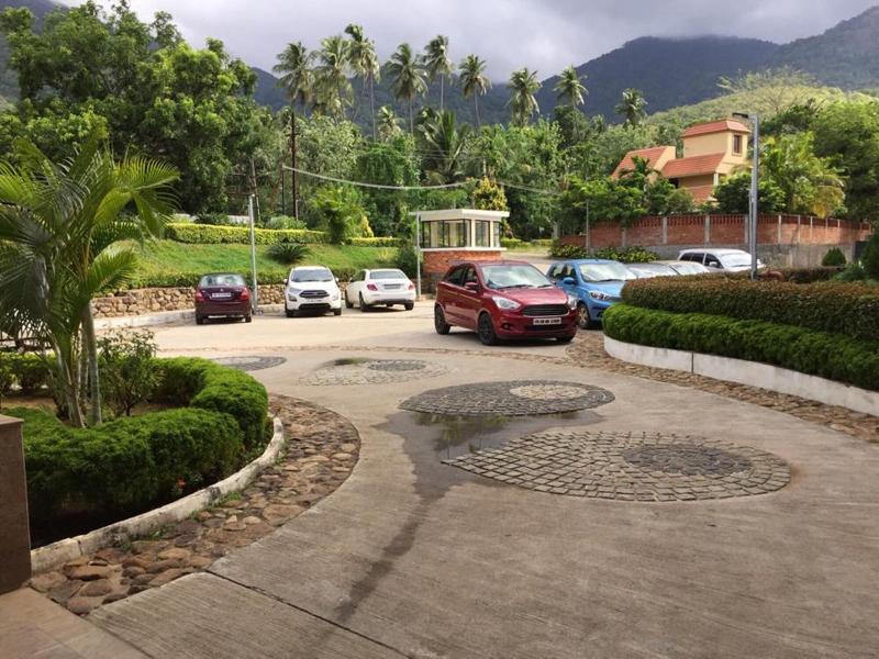 5 Falls Resort