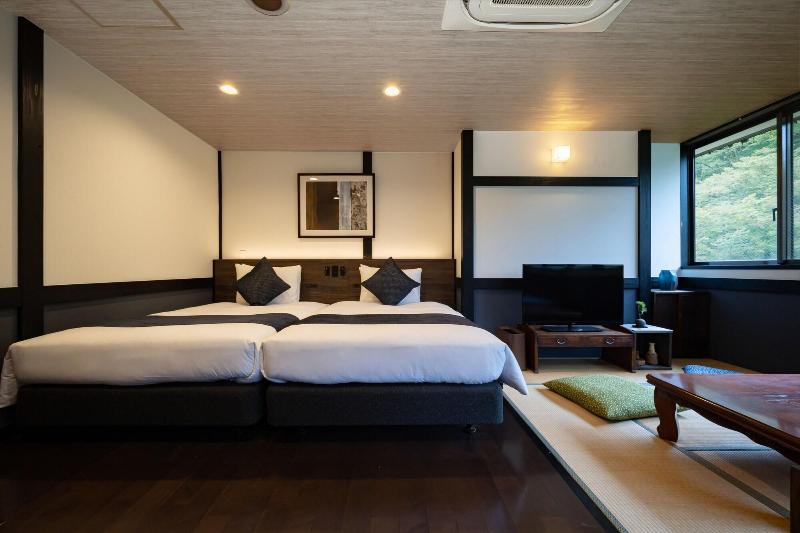 Onsen Guesthouse Tsutaya Hostel image