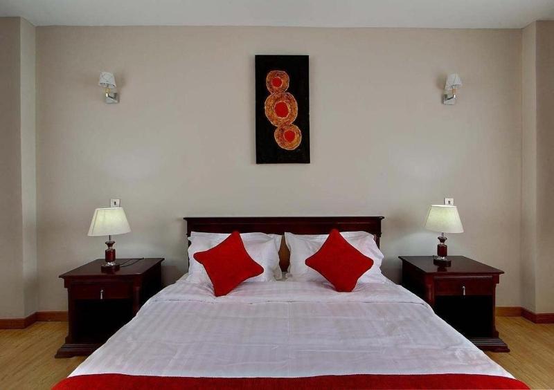 Fenesi Gardens Apartments image