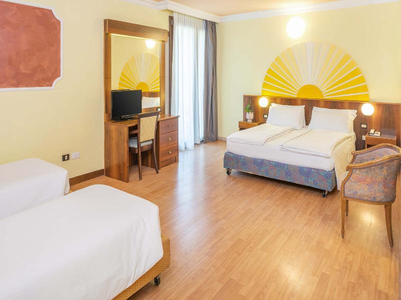 Park Hotel Jolanda image