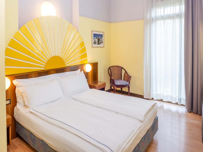 Park Hotel Jolanda image