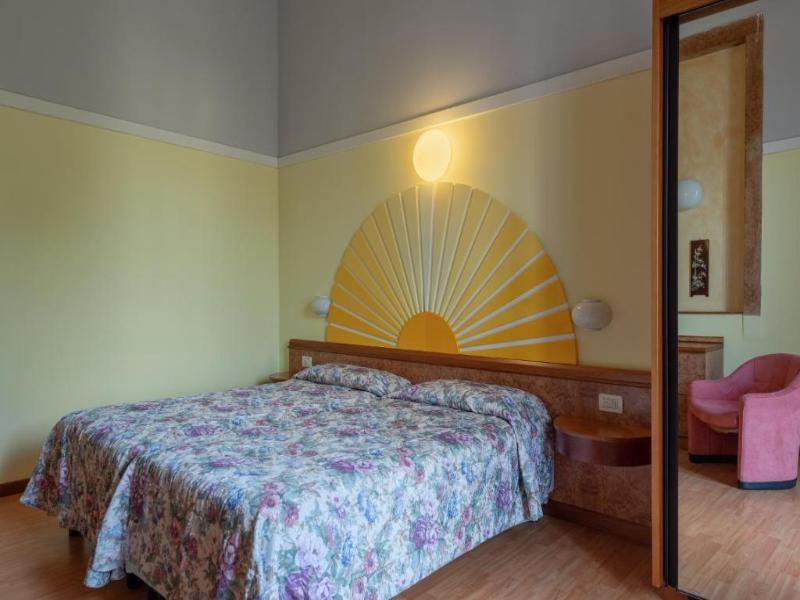 Park Hotel Jolanda image