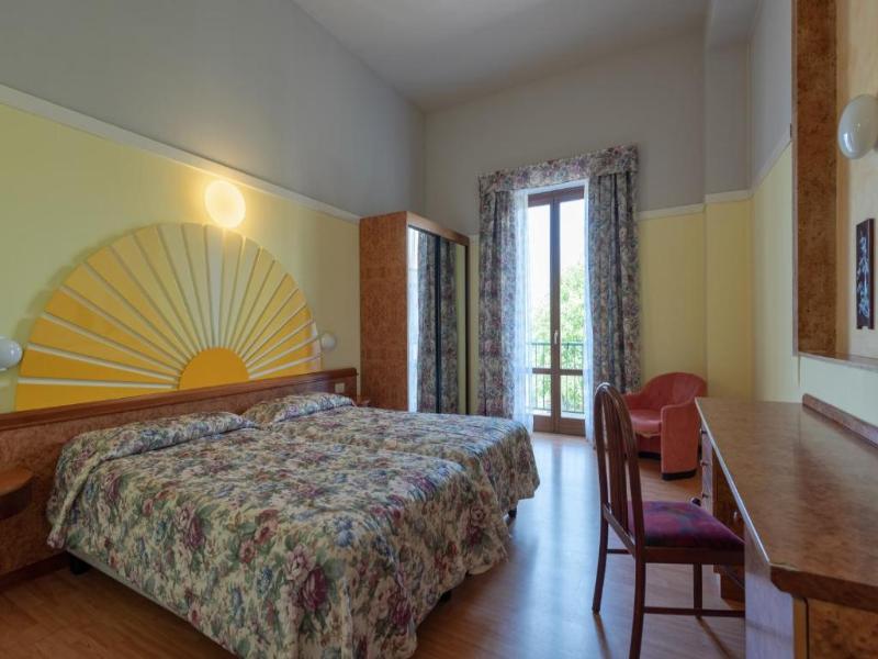 Park Hotel Jolanda image