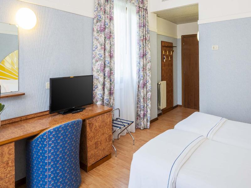 Park Hotel Jolanda image