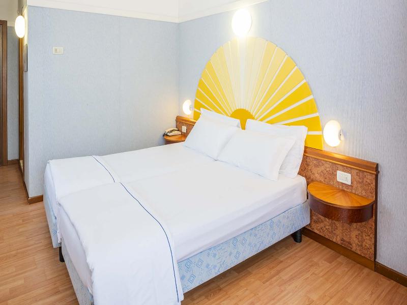 Park Hotel Jolanda image