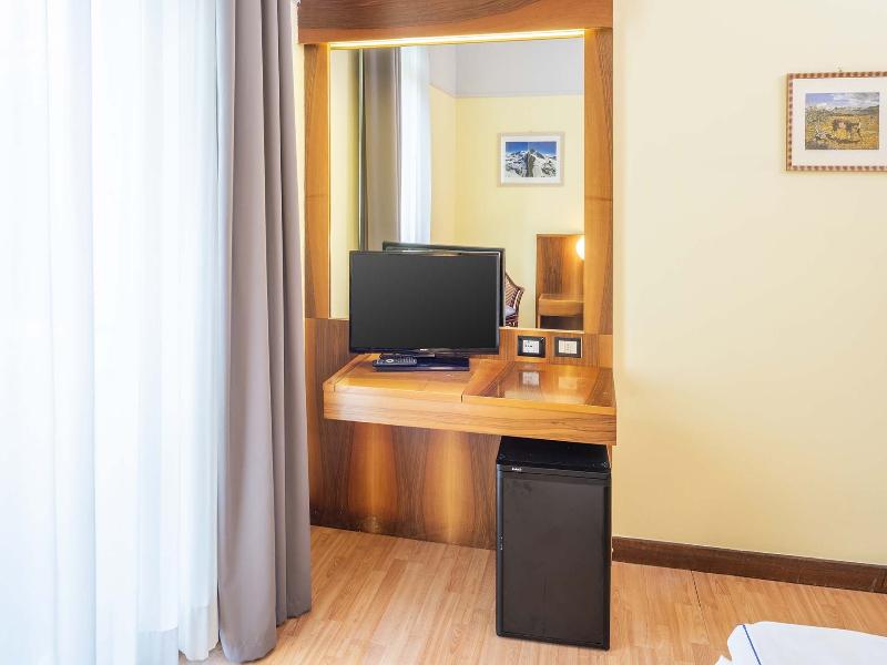 Park Hotel Jolanda image