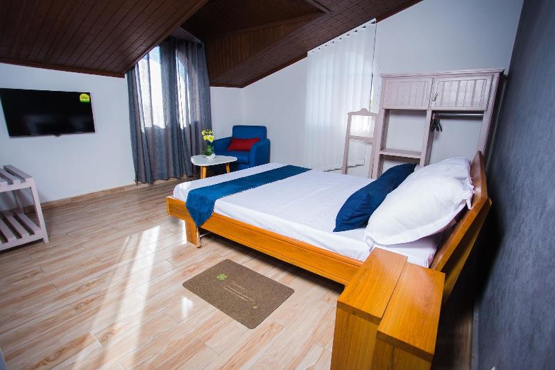 H H Chambre De Charme image