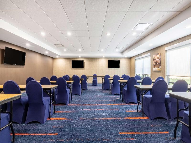 Hampton Inn And Suites Benton Harbor image