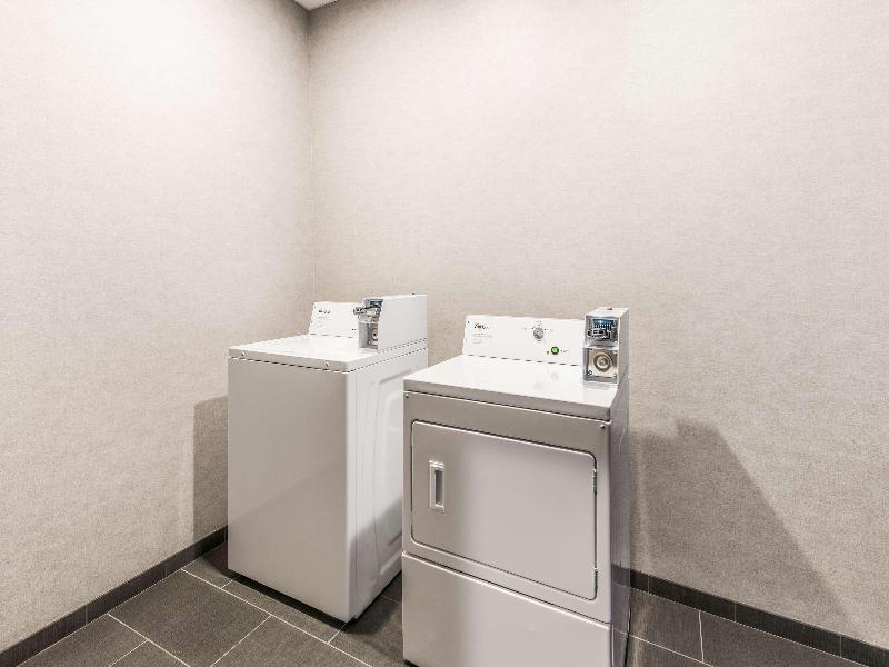 Hampton Inn And Suites Benton Harbor image