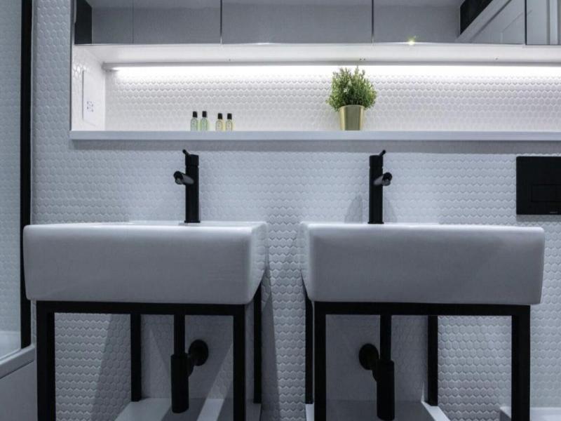 Elysian House Kensington Serviced Apts image