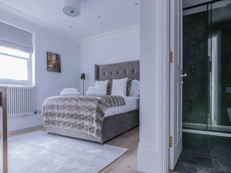 Elysian House Kensington Serviced Apts image