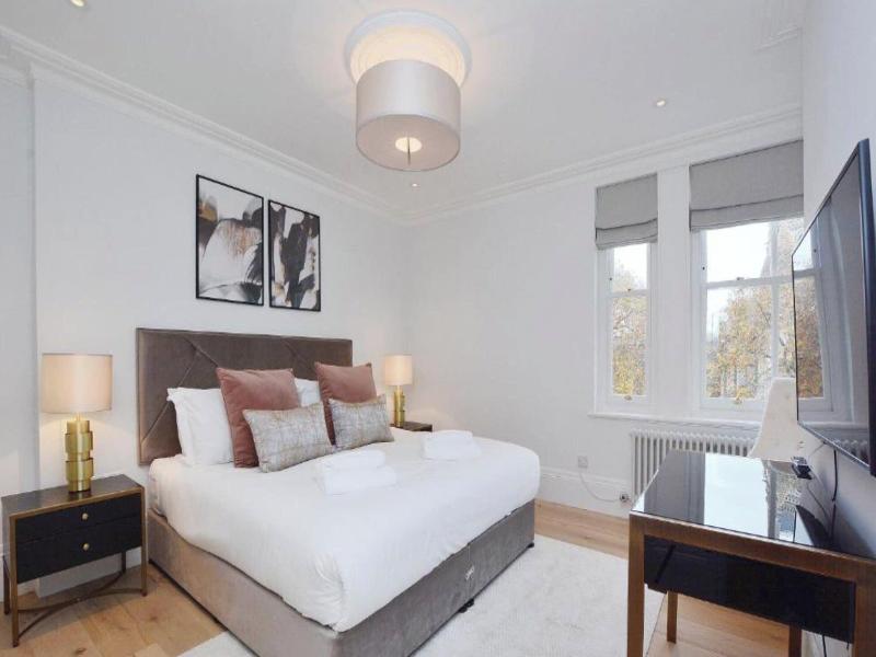 Elysian House Kensington Serviced Apts image