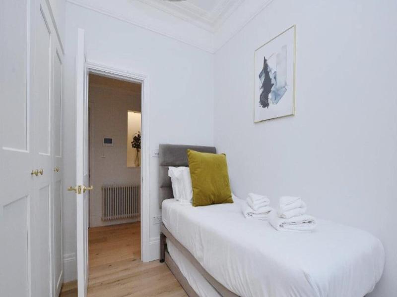 Elysian House Kensington Serviced Apts image