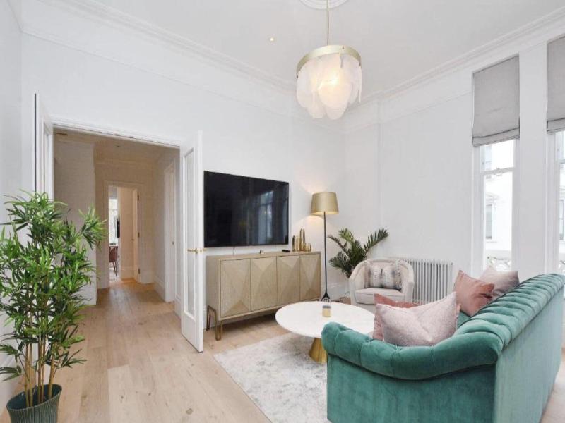 Elysian House Kensington Serviced Apts image