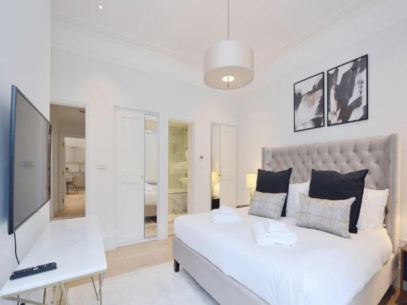 Elysian House Kensington Serviced Apts image