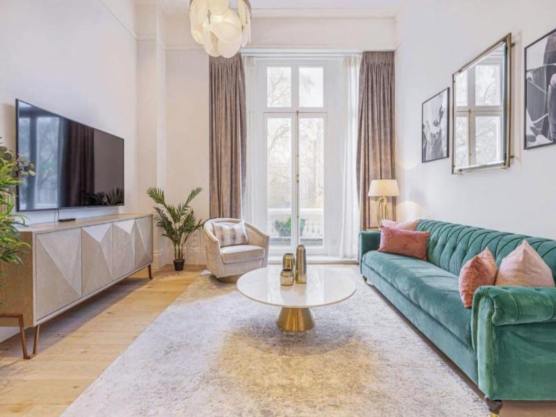 Elysian House Kensington Serviced Apts image