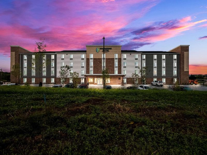 Woodspring Suites Milwaukee Menomonee Falls image