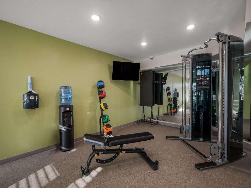 Woodspring Suites Milwaukee Menomonee Falls image
