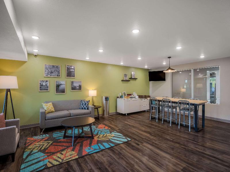 Woodspring Suites Milwaukee Menomonee Falls image